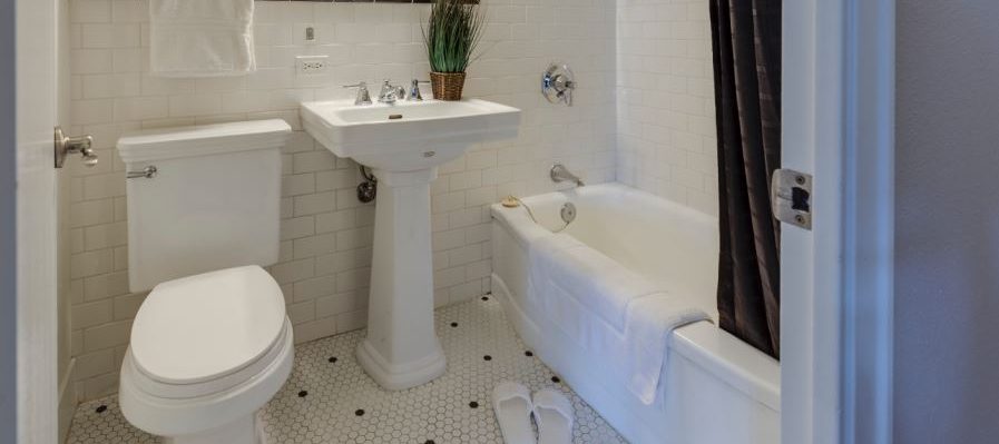 Mieux se relever des WC :  où mettre la barre d’appui ?